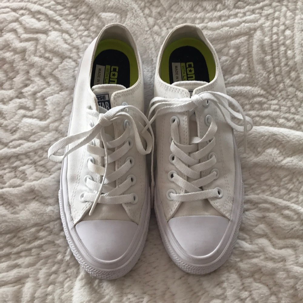 White Converse Chuck Taylor II All Stars